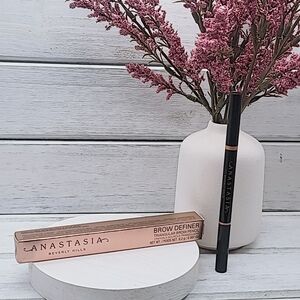 Anastasia Beverly Hills Brow Definer Triangular Brow Pencil Ebony